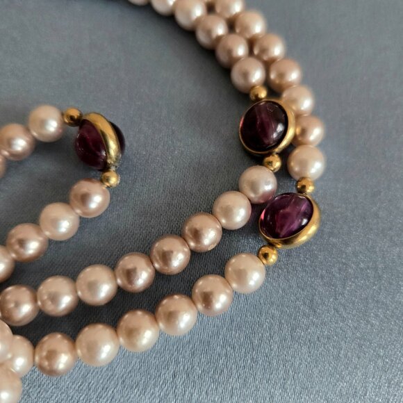 Vintage faux pearls and Amethyst glass necklace. Retro jewelry. - Picture 3 of 4